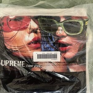 Supreme sunglasses tshirt 2023